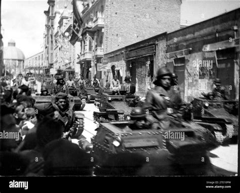 Alicante, 3/30/1939. Spanish Civil War. National Army tank parade ...