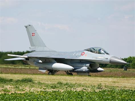 E-610.jpg • f-16 photography