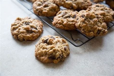 Dad S Vanishing Oatmeal Raisin Cookies Right Off The Quaker Oatmeal