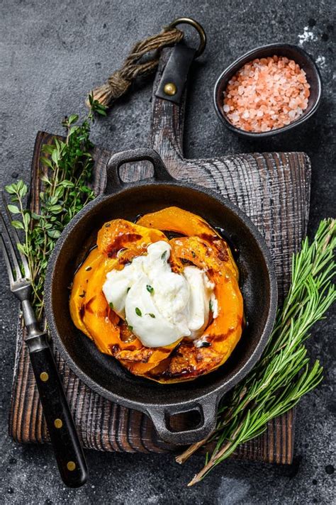 Mozzarella Burrata De Queso Y Ensalada De Calabaza Al Horno Fondo