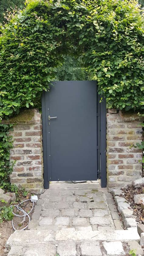 Strakke Aluminium Panelen Poort Met Beklede Achterzijde Door Aluminium