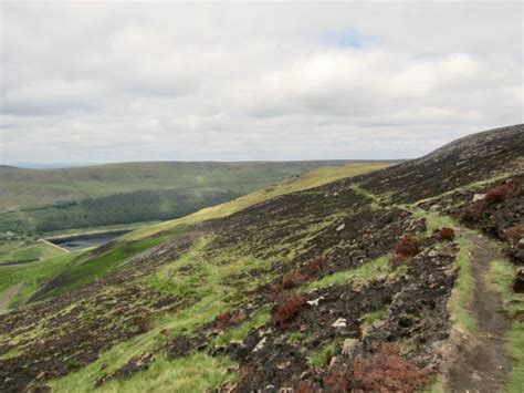 Dovestone Reservoir and Saddleworth Moor: Hiking in the North Peak ...