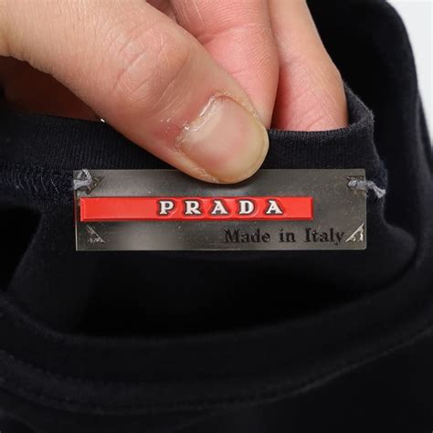 Prada Logo T shirt 후루츠패밀리