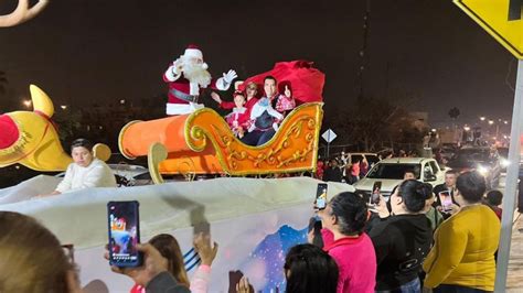 Realiza Santa Catarina Desfile Navideño Y Encendido De Pino Abc Noticias