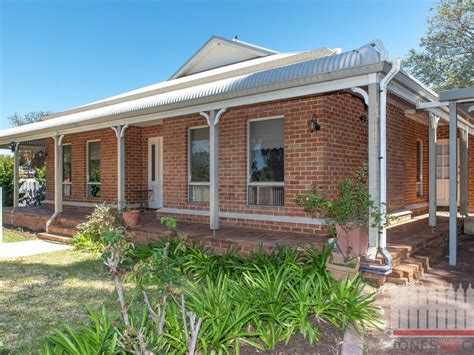 7 Hatton Court Bassendean WA 6054 Property Details