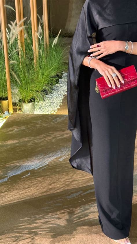 Pingl Par Ayy Sur Fashion En Khaleeji Abaya