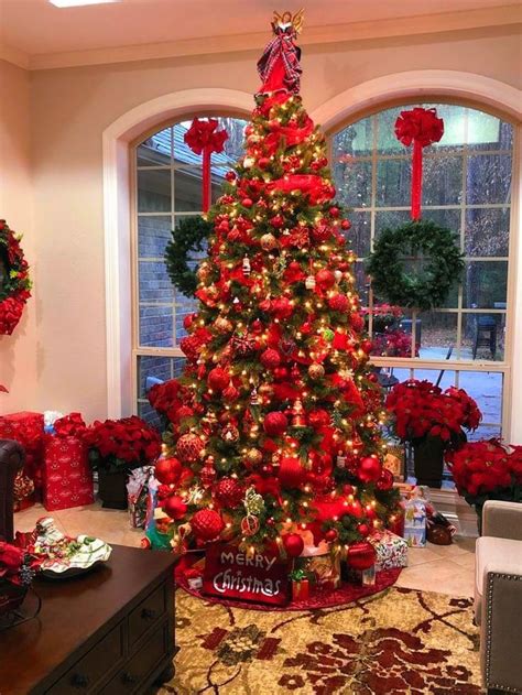 A Beautiful Red And Gold Traditional Christmas Tree 🎄 🎅 Star R