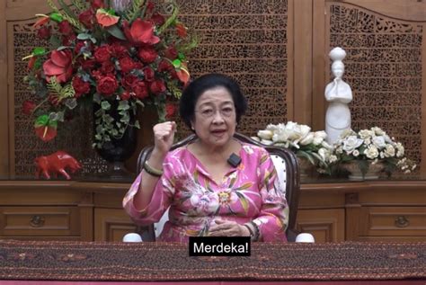 Megawati Pamerkan Capaian Punya Sembilan Gelar Doktor Kehormatan