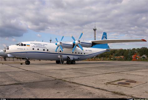 File:Антонов Ан-12 4342307, Киев - Антонов (Гостомель) RP3235.jpg ...