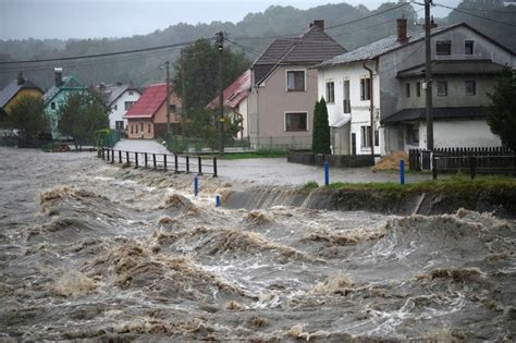 Italija U Stanju Uzbune Evo Kada O Ekuju Udar Nevremena Bl Portal