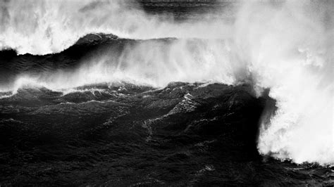 Aussie Surfer Laura Enever Breaks World Record For Biggest Wave Ever