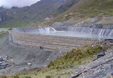 RECRECIMIENTO DE PRESAS DE RELAVES SINAYCOCHA Maccaferri Perù