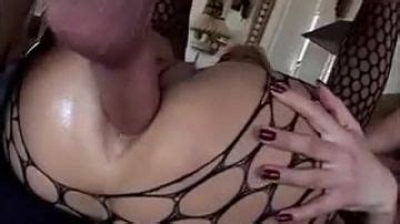 MILF Bionda Ne Prende Due Nel Culo Porn300