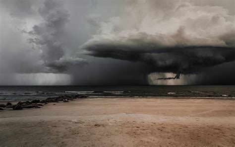 Cómo va Beryl el huracán categoría 5 que podría traer lluvias a