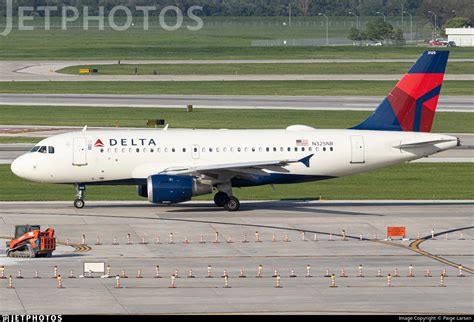 N Nb Airbus A Delta Air Lines Paige Larsen Jetphotos