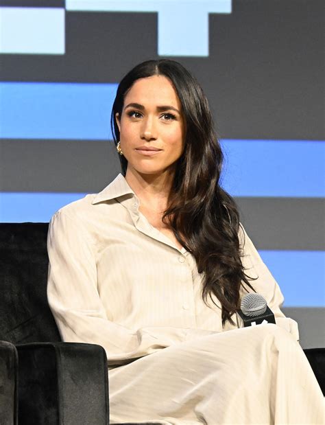 El Vestido Camisero Beige De Meghan Markle Encierra Un Mensaje Y Es El