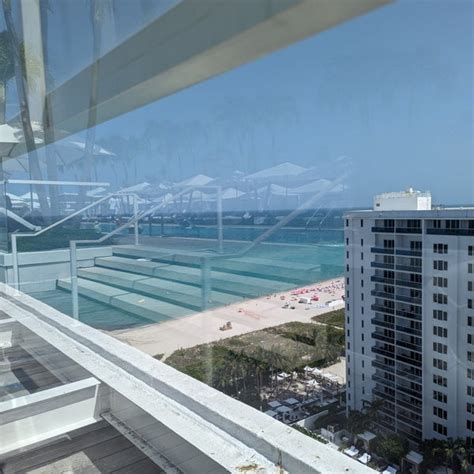 1 Hotel South Beach Rooftop & Lounge Bar - Rooftop Bar in City Center