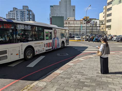 臺中市政府全球資訊網 市政新聞 捍衛行人安全 中市交通局啟動路口公車轉向大稽查