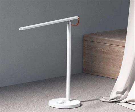 Представлена умная настольна лампа Xiaomi Mi Smart LED Desk Lamp 1S