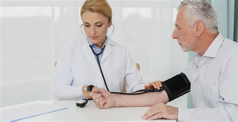 Давление у пожилых людей: низкое, повышенное, нормальное