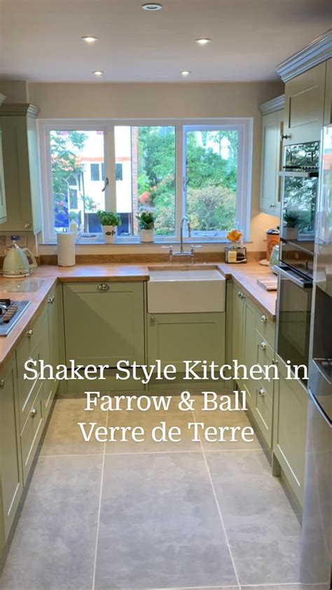 Shaker Style Kitchen In Farrow Ball Verre De Terre Kitchen Modern