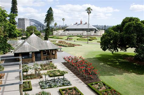 Rose Garden And Pavilion Botanic Gardens Of Sydney