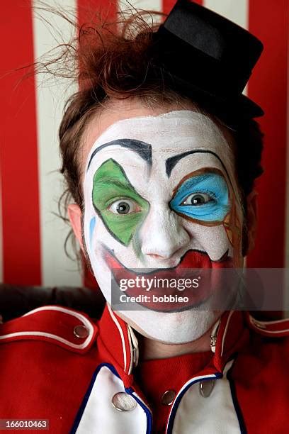 Scary Clown Face Paint Photos and Premium High Res Pictures - Getty Images