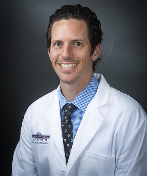 Ryan Mayer Md Board Certified Orthopaedic Surgeon In Pomona Ca