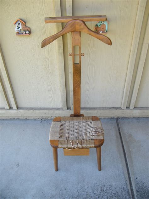 Vintage Danish Hans Wegner Style Butler/Valet Chair – Haute Juice