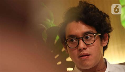 FOTO Penampilan Ardhito Pramono Saat Rilis Album Full Perdana