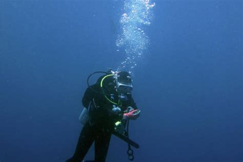 5 Diving Tips For Saving Air Scuba Diving