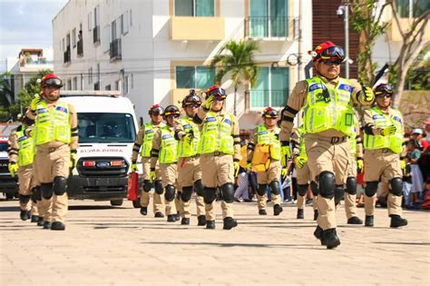 Vistoso Desfile Por El Cxiii Aniversario De La Revoluci N En Playa Del