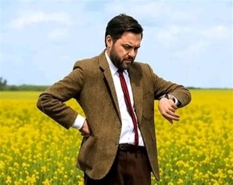 Jd Vance Faces Iran Mockery As Mr Bean Waiting Meme
