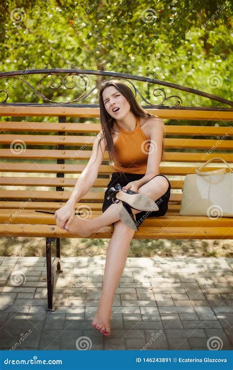 Barefoot Park Bench