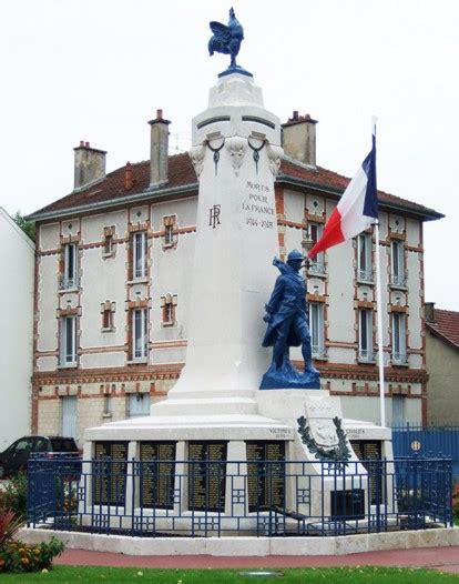 Lieux de mémoire Le monument aux morts de Vitry le François présenté