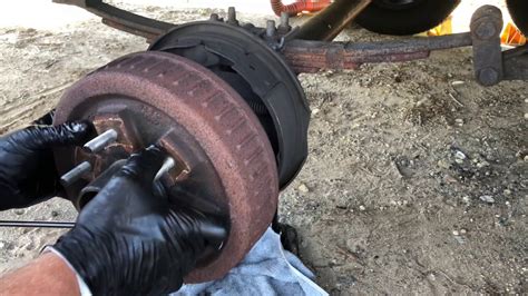 How To Change Campertrailer Brakes Youtube