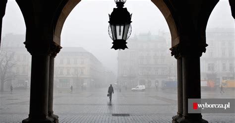 Znacznie przekroczone normy smogowe w Krakowie Jesteśmy dziś 9