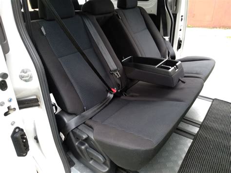 Машина в продаже. 8 мест. 2 ряд складной на рельсах 3 ряд подвесной ...