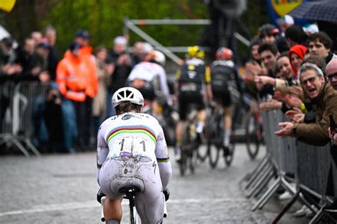 Tour Of Flanders Women Elisa Longo Borghini Wins Breakaway Sprint To