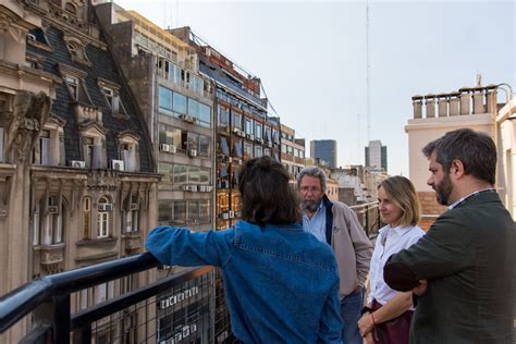 Otto Wulff La Hist Rica Fachada Del Edificio Que Mira A La Gente Con