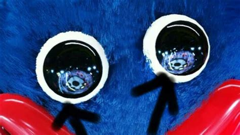 Who S Inside Huggy Wuggy Huggy Wuggy Eyes Explained Poppy Off