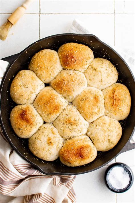 Buttery Frozen Dinner Rolls With Rhodes Rolls