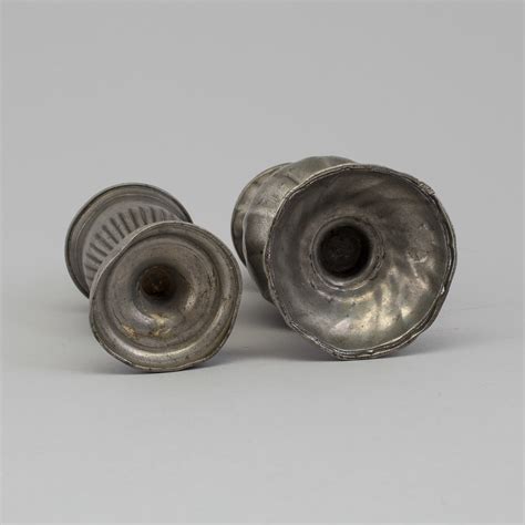 STRÖARE, 2 st, tenn, 1700-tal. - Bukowskis