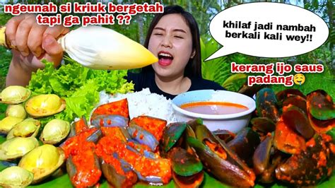 Makan Kerang Saus Padang Terong Balado Lalapan Mentah Jantung Pisang