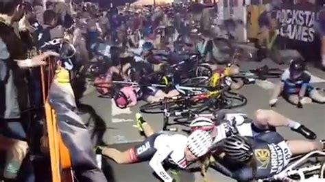 Brooklyn Cycling Crash Racers Tumble In Massive Pile Up Caught On