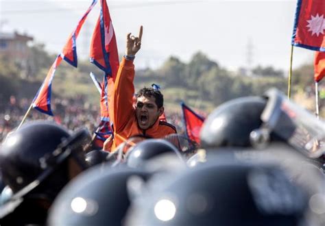 Tausende Protestieren In Nepal F R Wiedereinf Hrung Der Monarchie