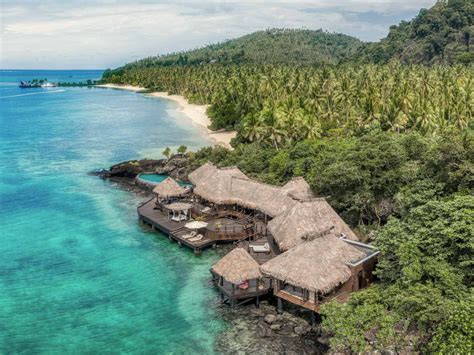 Fiji's Best Luxury Resorts (2024) | South Pacific Travel