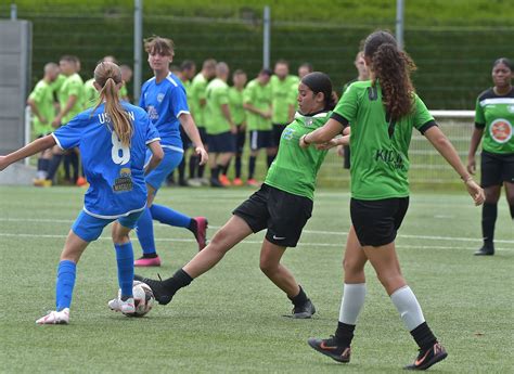 Photos Football Les Joueuses De Vandoeuvre R Ont Lanc Leur