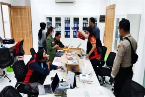 Geledah Rumah Pimpinan Cabang Dan Kantor Pegadaian Kebayoran Baru