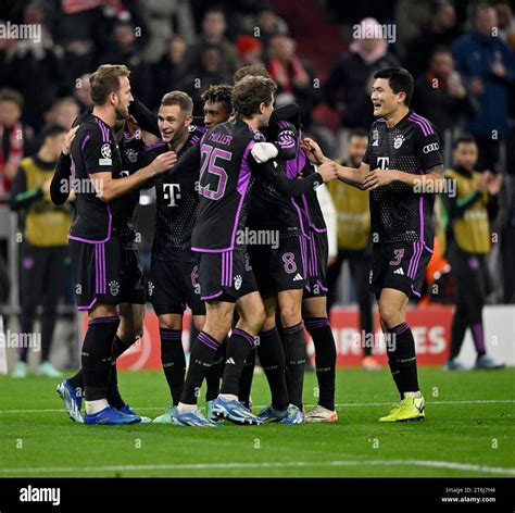 Goal Celebration Harry Kane Fc Bayern Muenchen Fcb Thomas Mueller